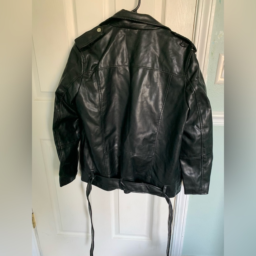 NOT REAL LEATHER Jacket! - Picture 6 of 7